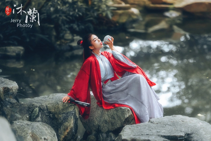 对酒当歌！