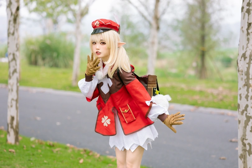 水手服女孩的Cosplay照片