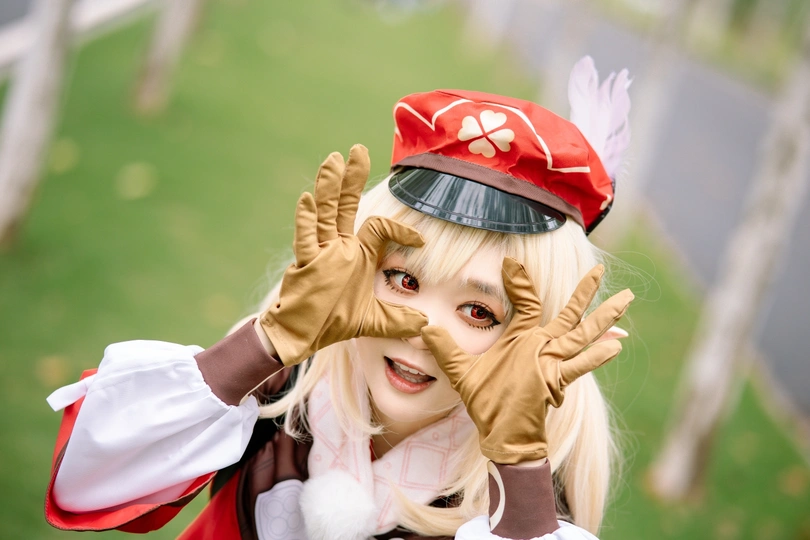 水手服的月之少女cosplay装的少女