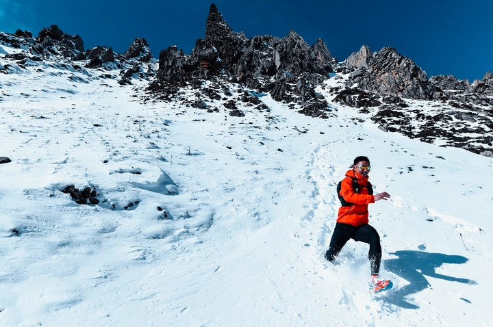 雪山越野者
