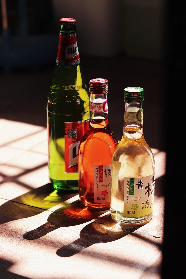 晨光下的酒杯🍸