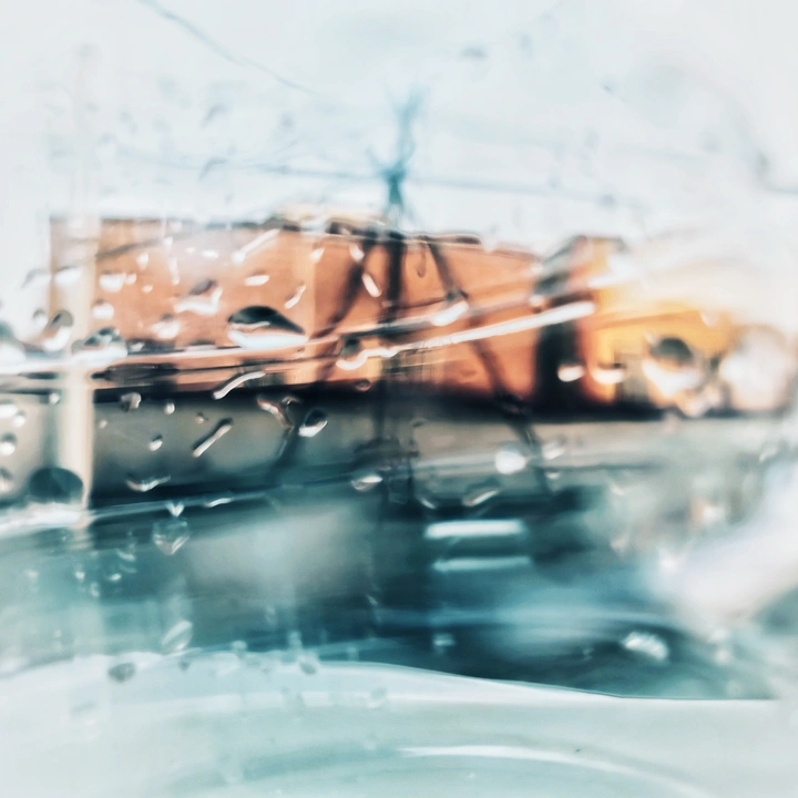 水