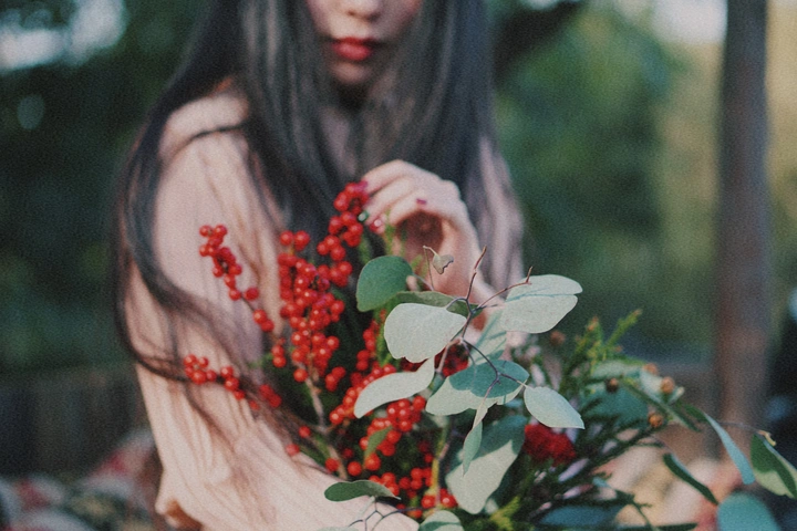 美女 花束 皇冠