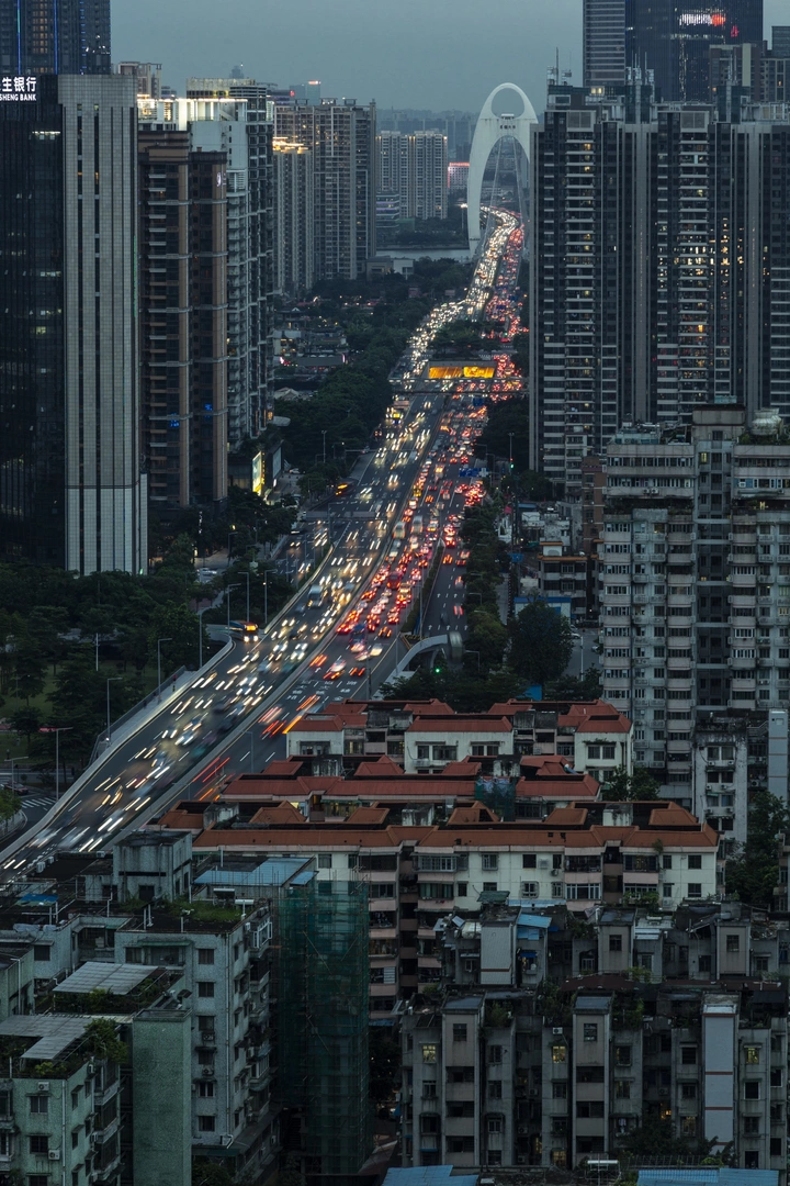 城市主干道车流