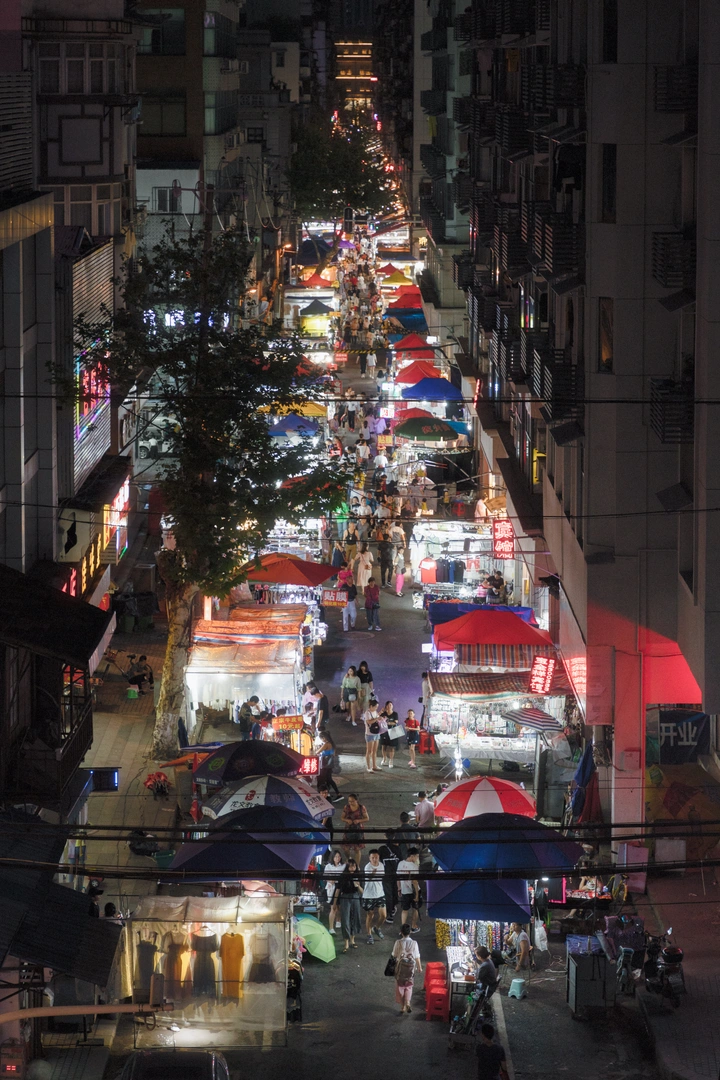 夜市。