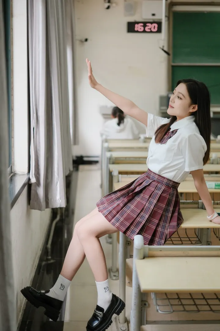致我们兵荒马乱的青春