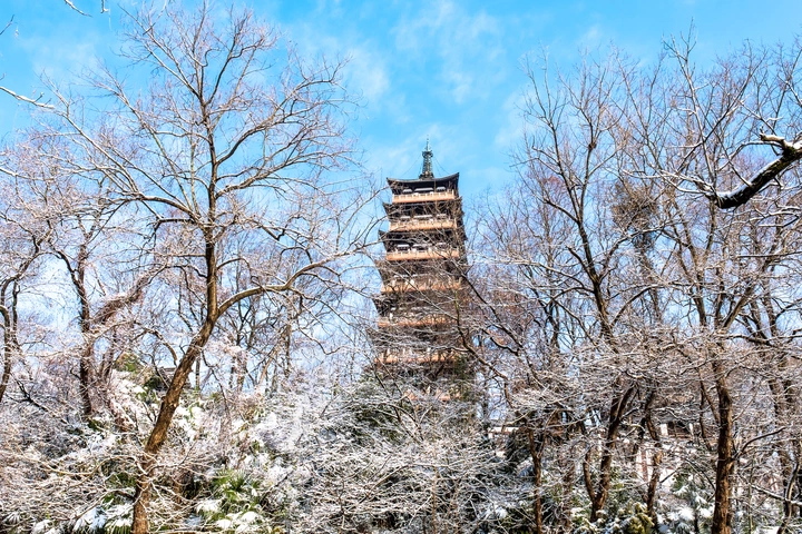 冬日雪后之扬州大明寺栖灵塔
