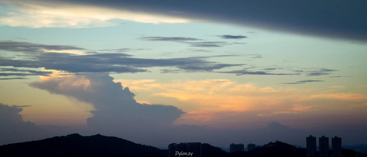 霞