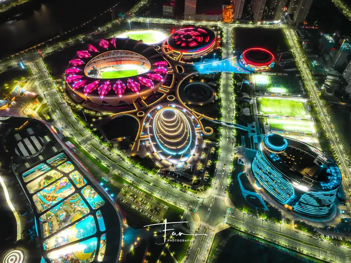 城市夜景的 aerial view