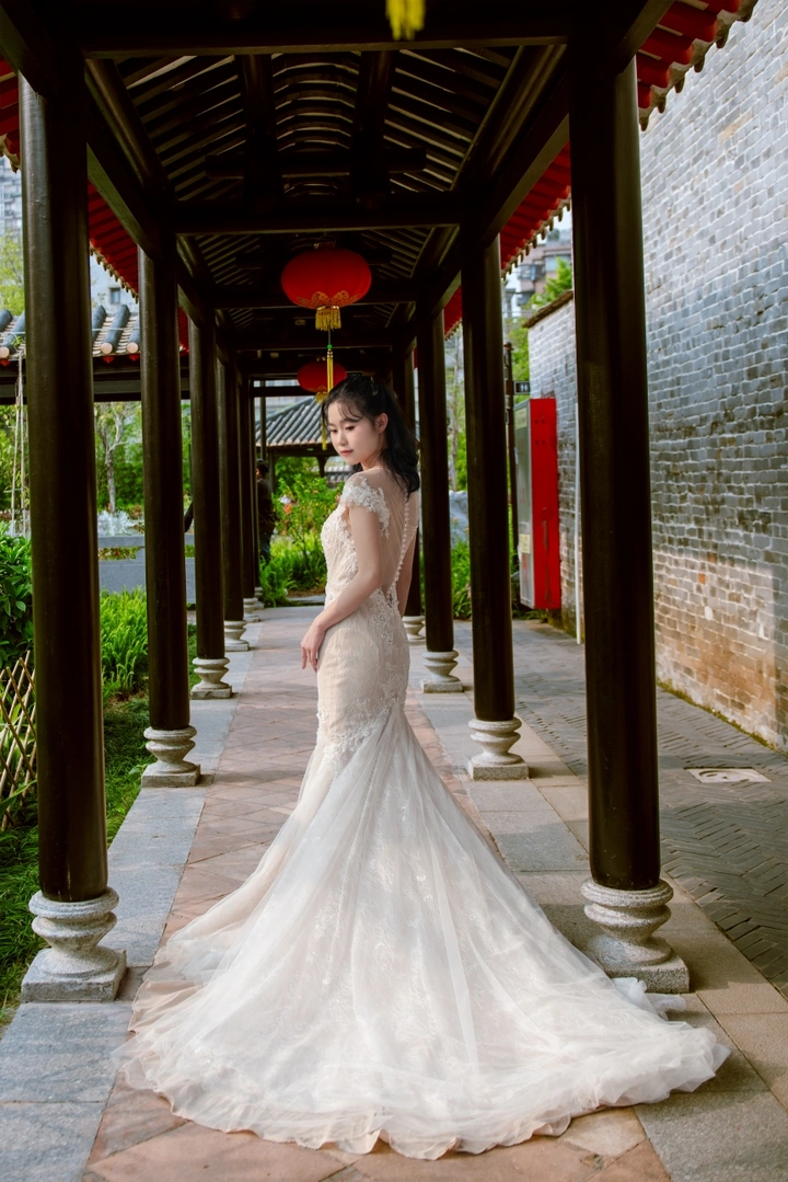 新中式婚纱