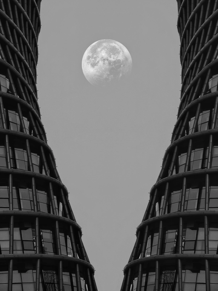 月