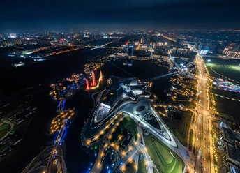 夜景的城市从顶部俯拍的航空照片