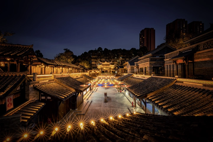东门市井