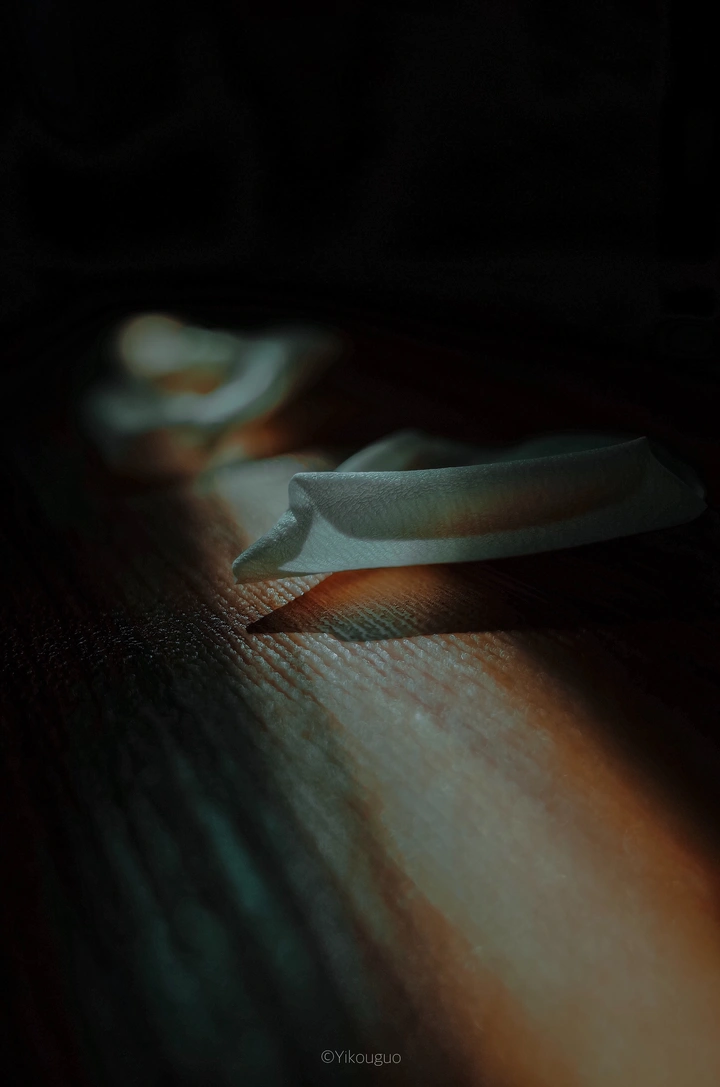 默