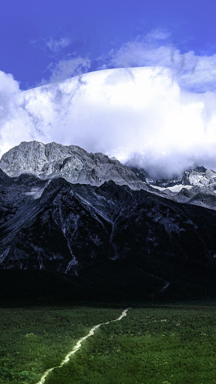 夏季雪山