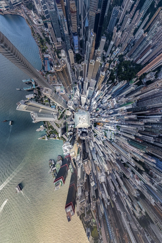 从高楼俯瞰一座大城市