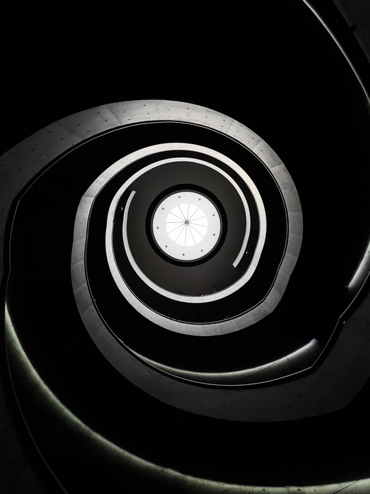 俯视螺旋状的光