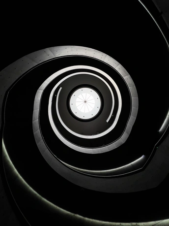 俯视螺旋状的光