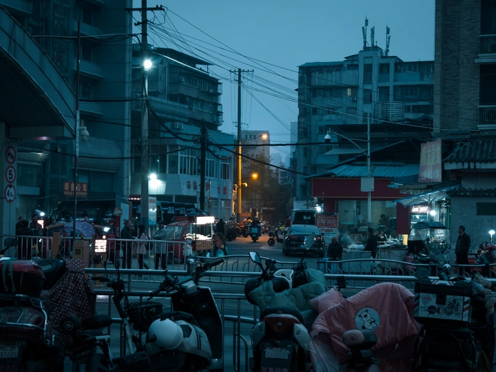 夜幕下的都市景象
