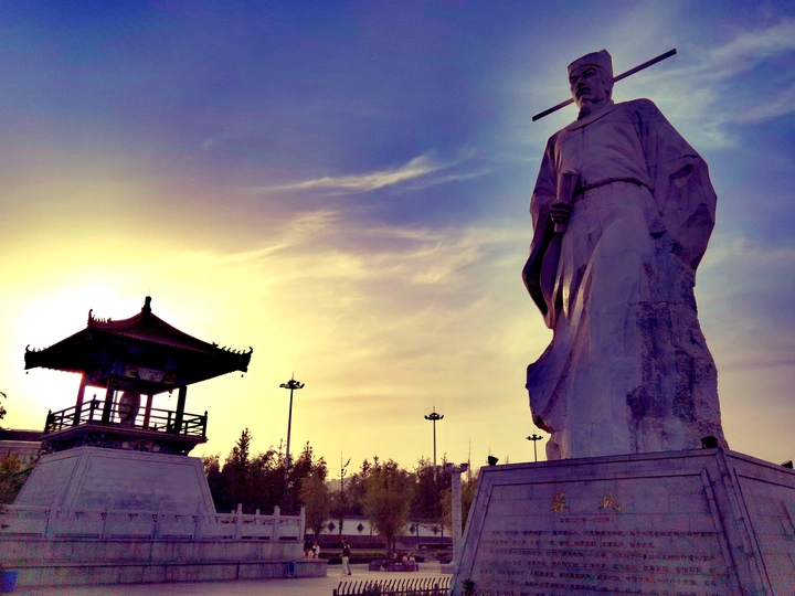 东湖广场