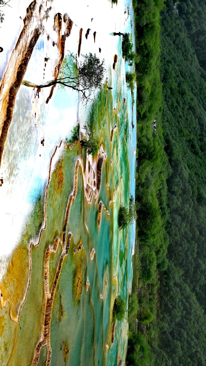 黄龙五彩池