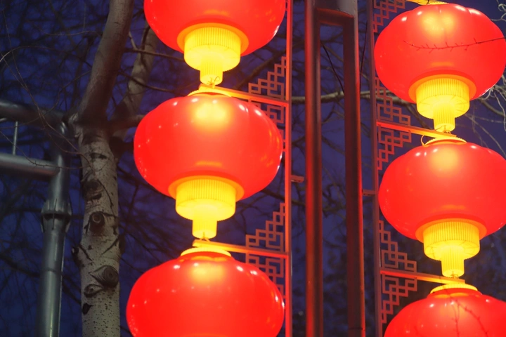年前拍的红灯笼，祈福……