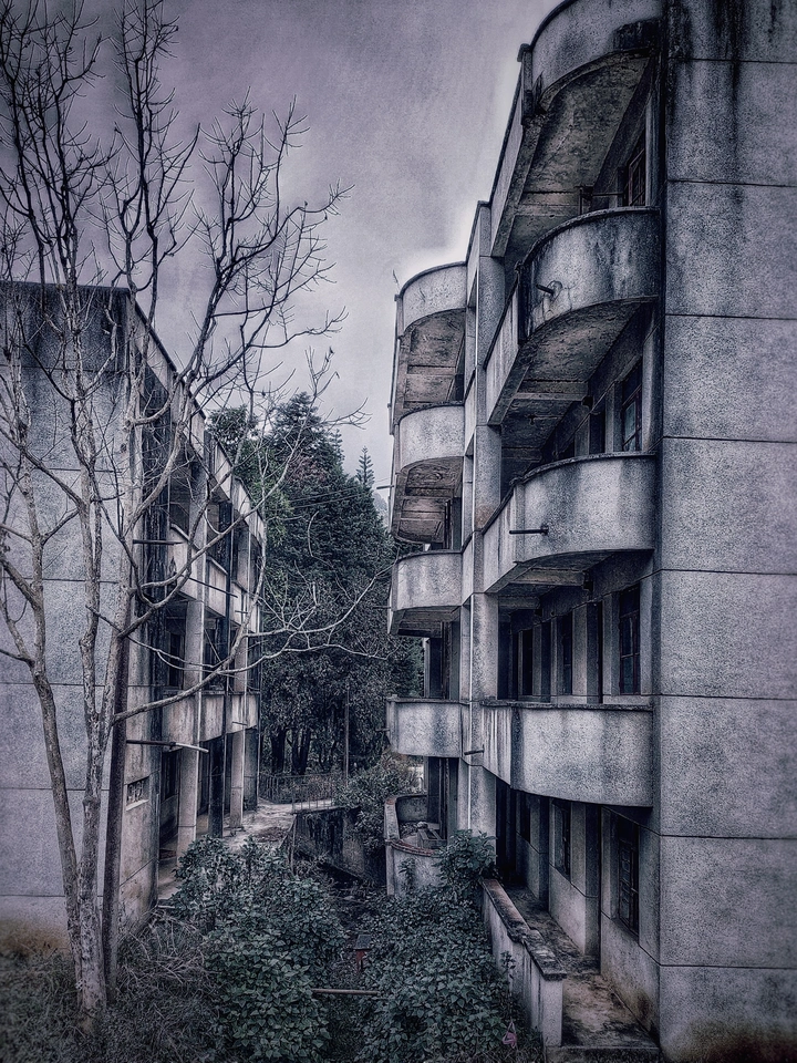 废弃房屋