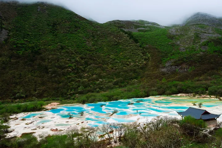 川西秘境 | 黄龙，藏在山水间的人间瑶池?