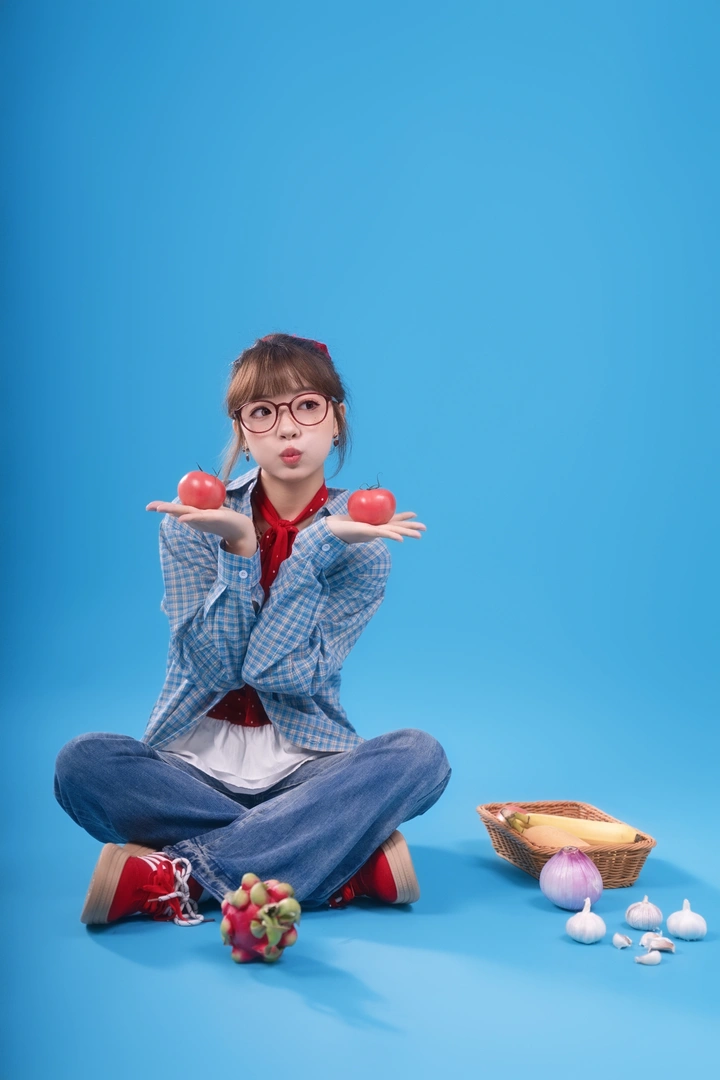 蔬菜鬼马少女，拍着拍着加了个风格