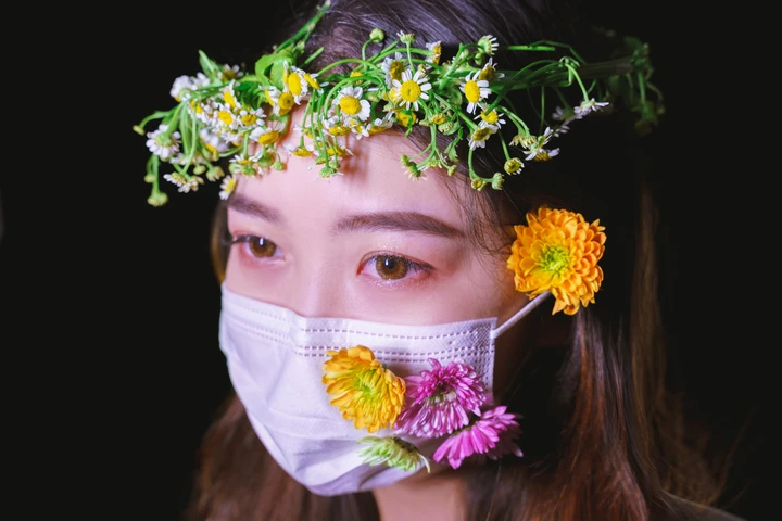 口罩下的春季少女