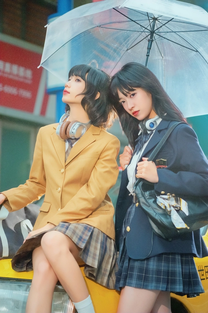 制服少女的街角诗