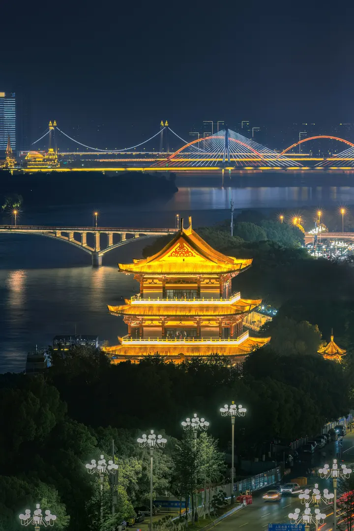 杜甫江阁与四座大桥同框