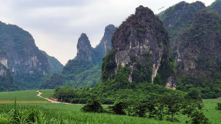 山峦绵延