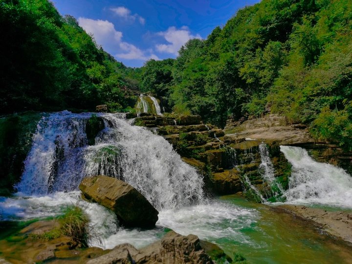 深山瀑韵