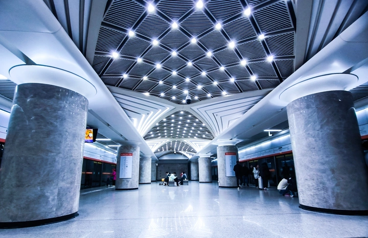 《轨交光影:地铁站的空间印象》