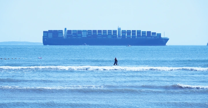 大海 巨轮 人