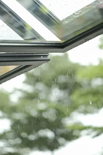 下雨天来一杯咖啡