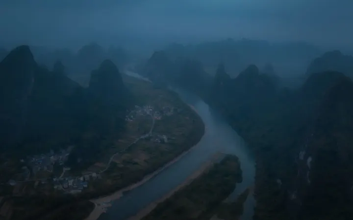 雾中阳朔