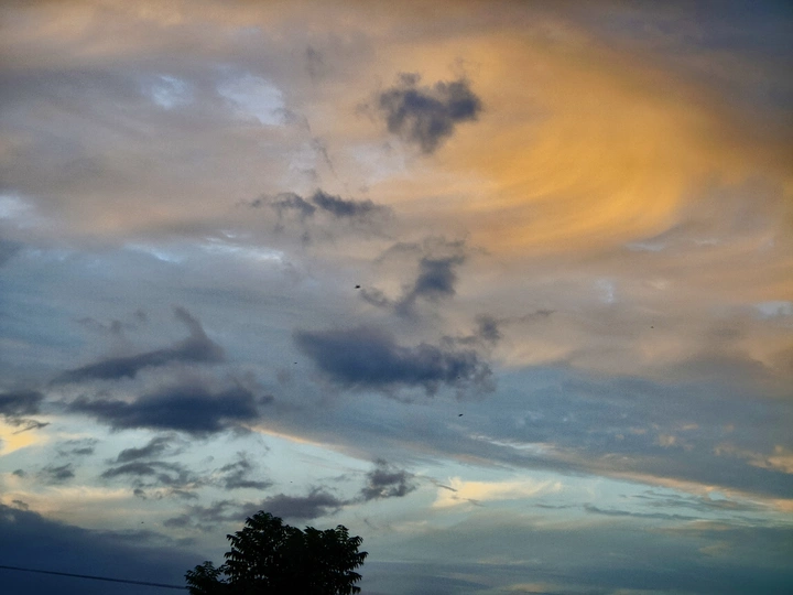 晚霞，是夕阳送给夏夜的情书