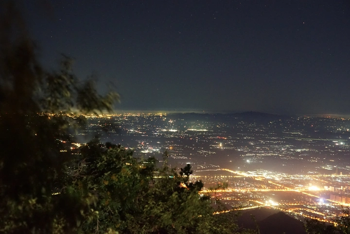 一叶蔽目，不见泰山