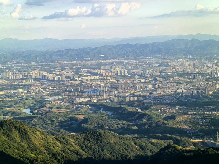 山山向川，征途漫漫