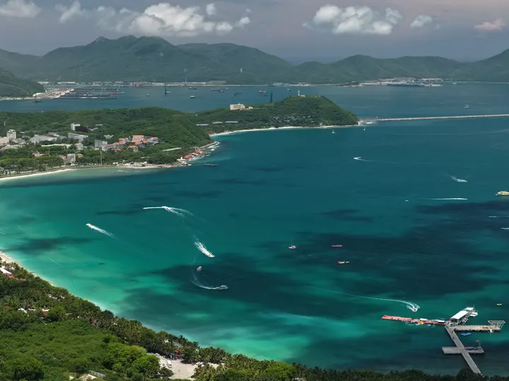 三亚 鹿回头的航拍视角