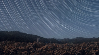 夜晚的田野 星空