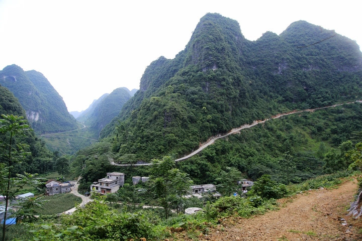 山道弯弯
