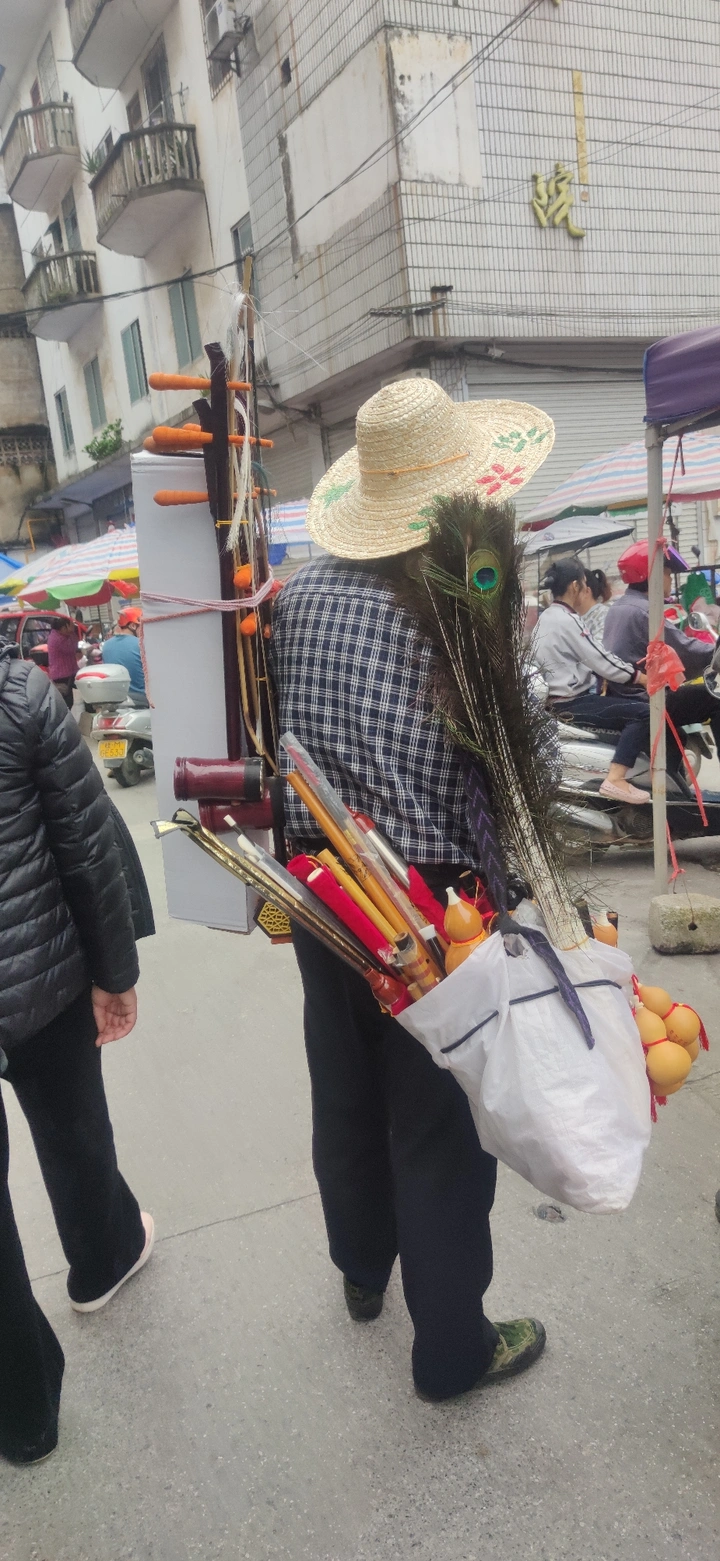 街头卖艺