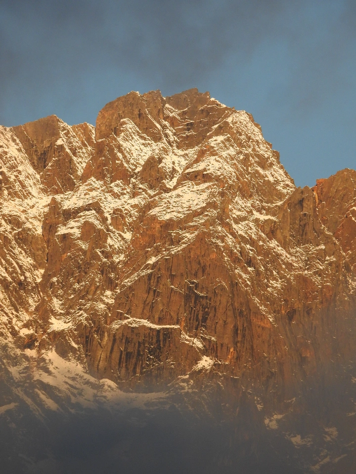 日照金山/Annapurna II