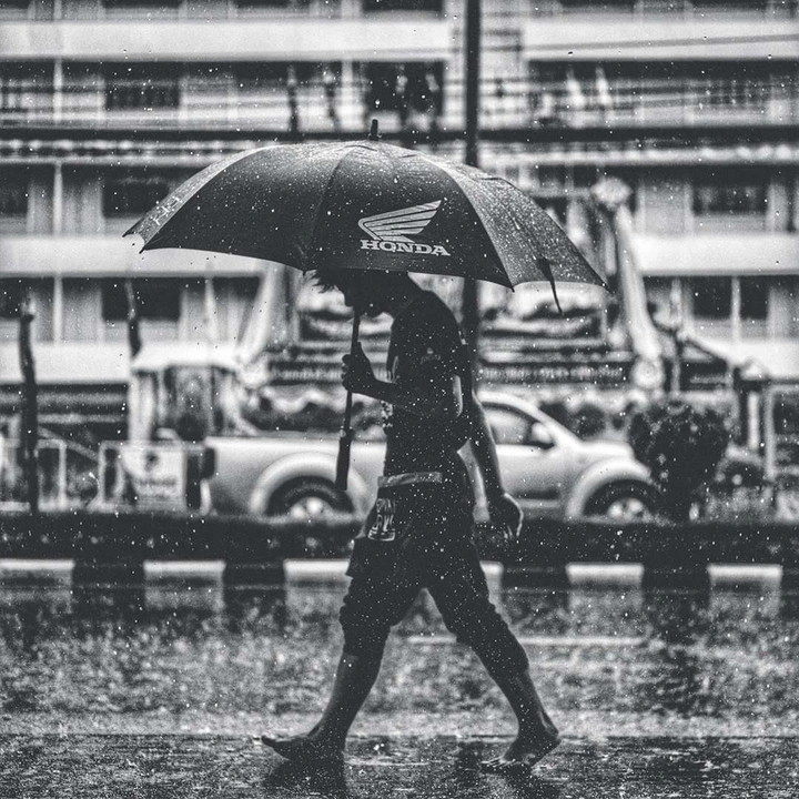 雨中漫步
