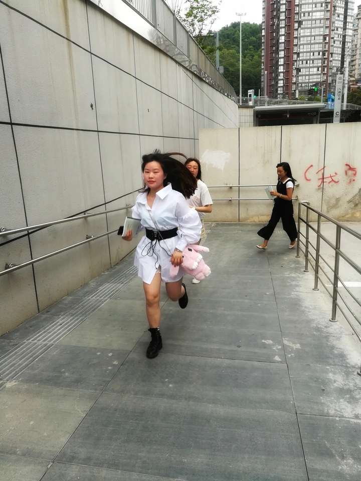 赶路
