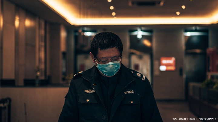 向防疫一线工作者致敬 01