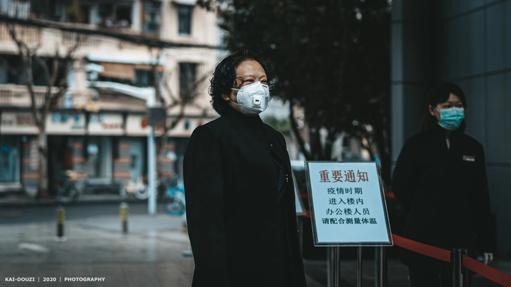 向防疫一线工作者致敬 04